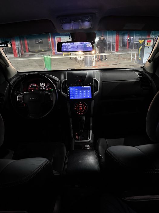 Isuzu D-Max LS пикап