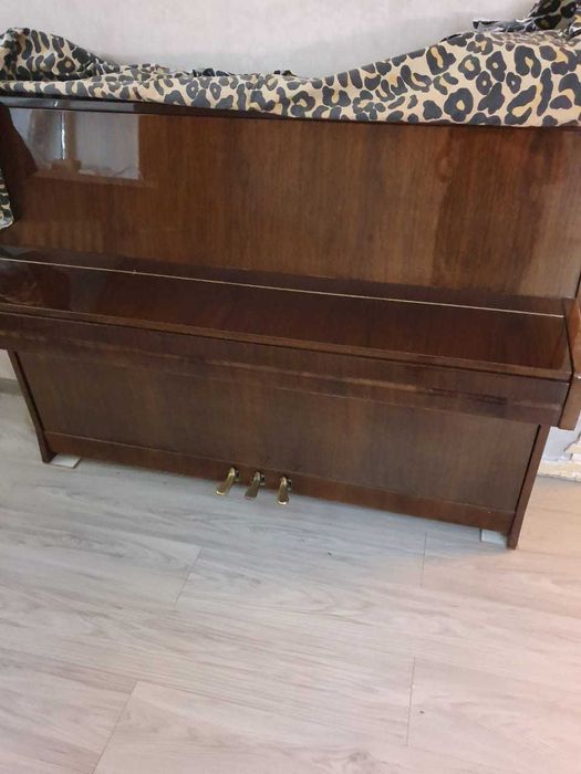 Продам импортное фортепиано Petrof