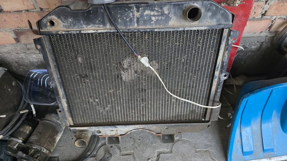 . Уаз.запчасти каропка