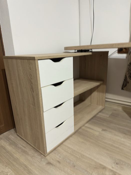 Vand birou rotativ pe colt