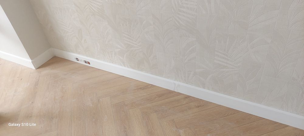 Плинтусы, высота 10см.