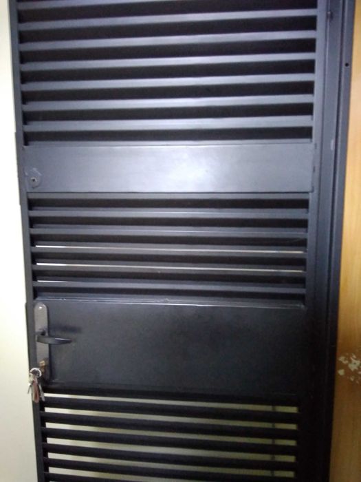 Входна метална врата