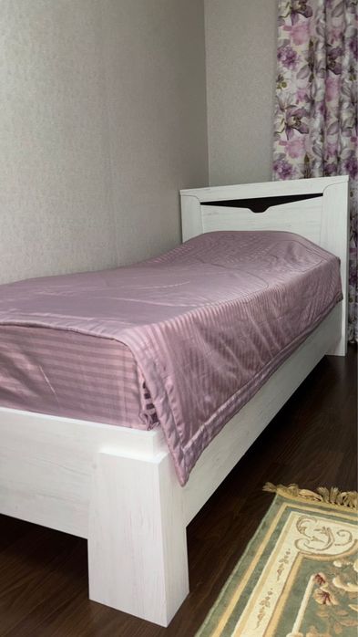 Продаётся спальний гарнитур