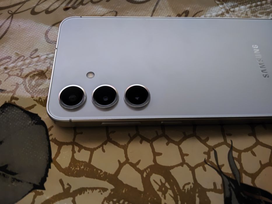 Продаётся Samsung s24