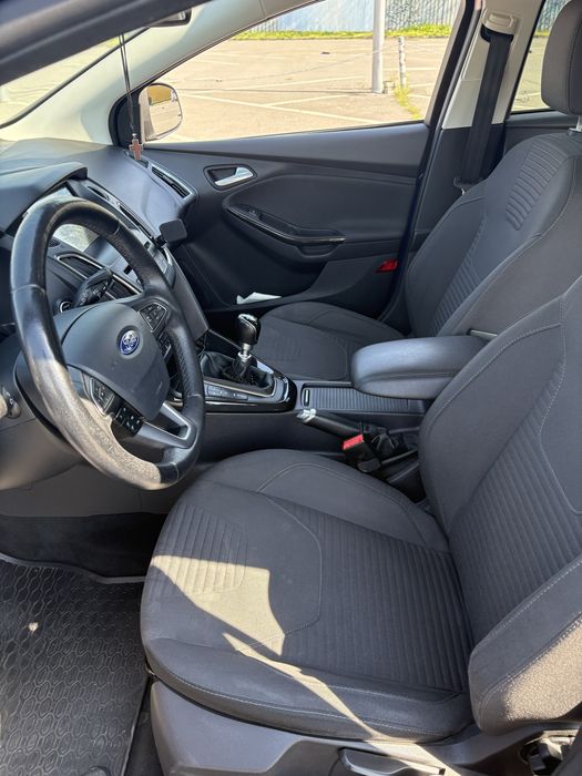 Ford Focus TITANIUM 2016