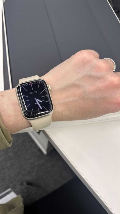 Apple Watch Series 9 GPS S/M 41 мм starlight-бежевый
