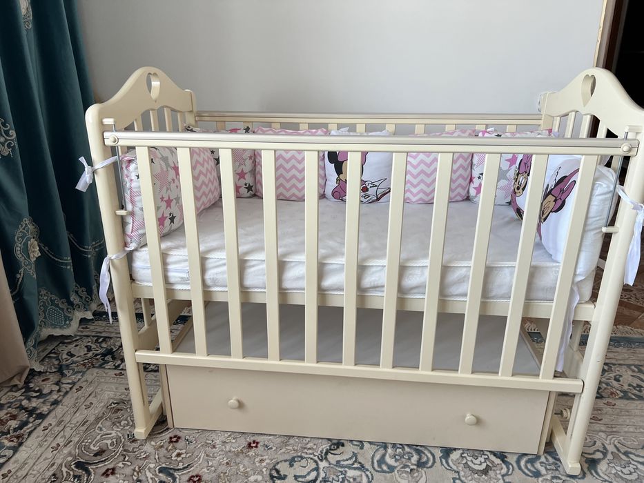 Детская кроватка