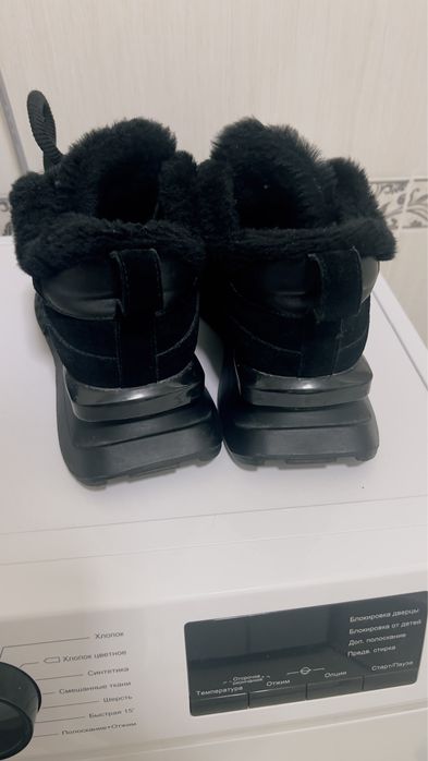 Кроссовки зимние