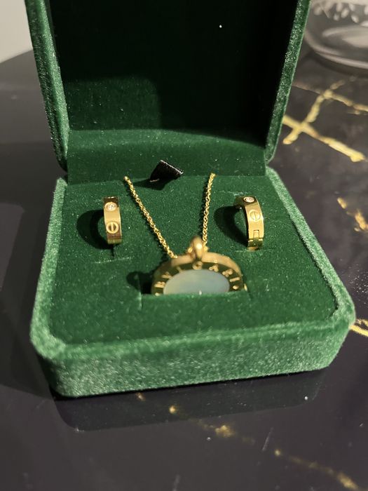 Набор из цепочки и серьг BVLGARI.