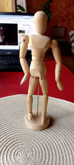 Манекен деревянный для творчества.