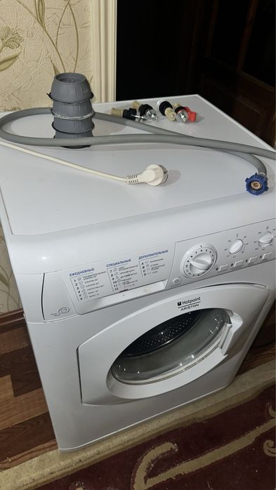 Продам стиральную машинку Hotpoint Ariston