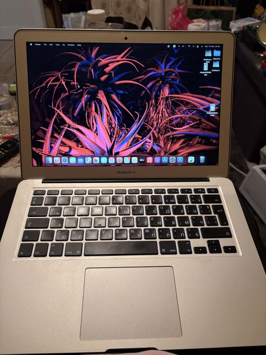 MacBook Air 13” 2014 / 256GB SSD / 4GB RAM / Работи отлично