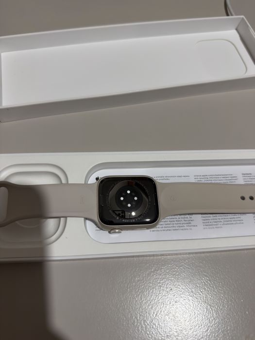 Apple Watch Series 9 45mm Starlight M/L GPS