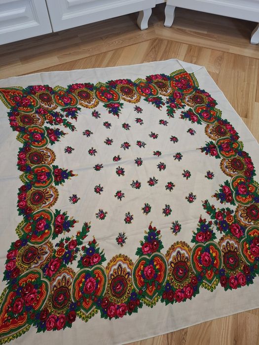 Batic  florar  din  casmir  127  ,/120  cm