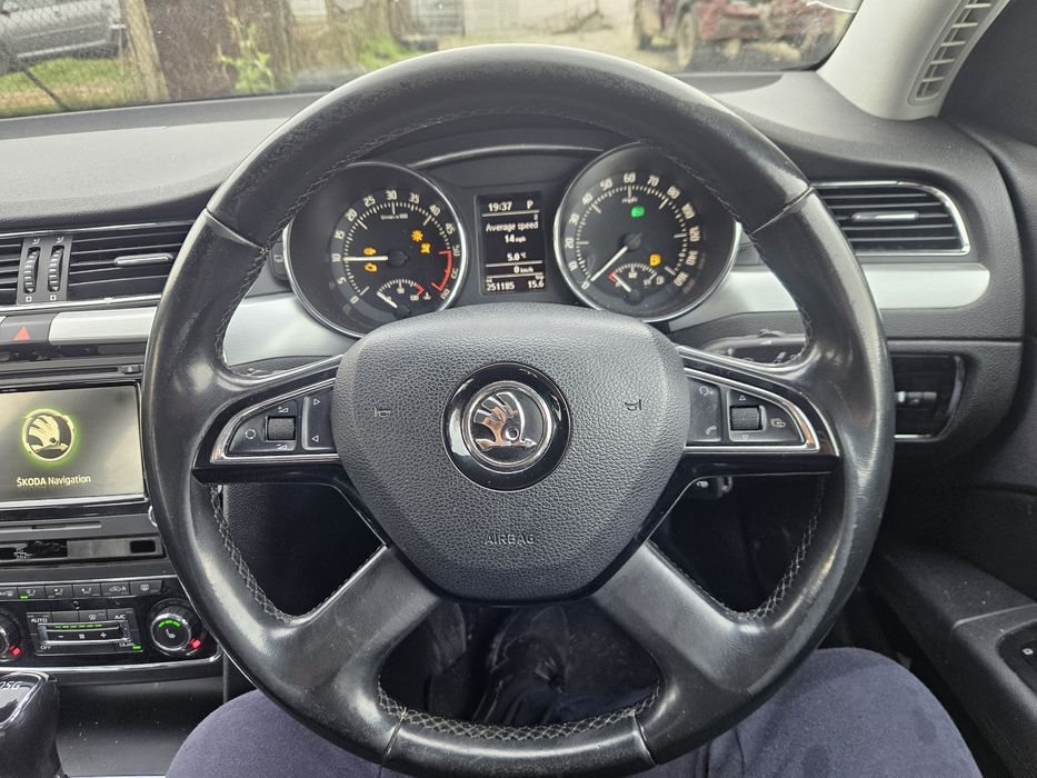 Volan cu airbag Skoda superb 2 facelift an 2014