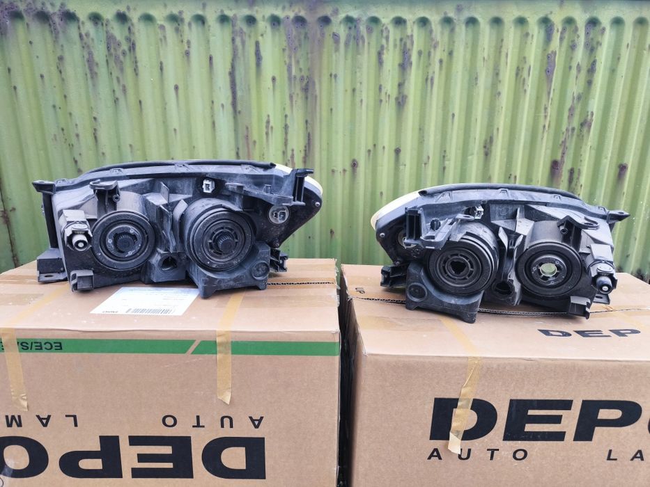 Оригинални фарове Тойота рав4 Toyota rav4