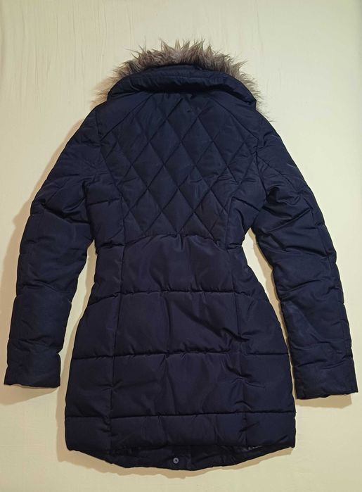 Дамско зимно вталено яке размер S/М.