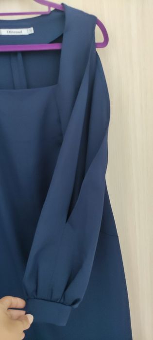 Продам очень лаконичное платье