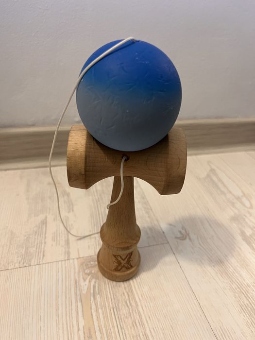 Kendama X albastra