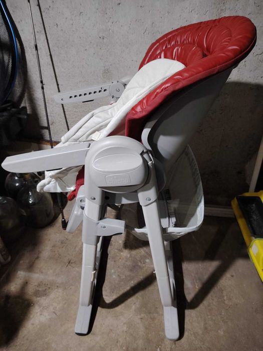 Scaun de masa chicco polly magic