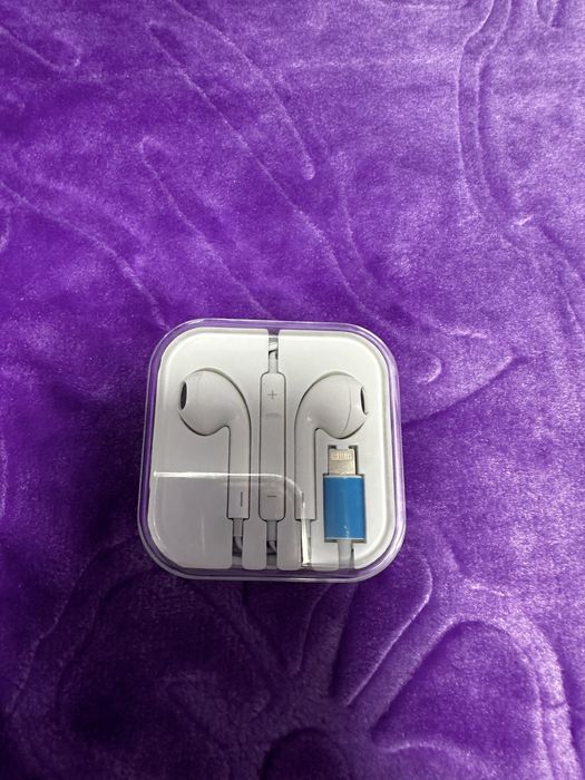 Vand casti cu fir pentru IPhone