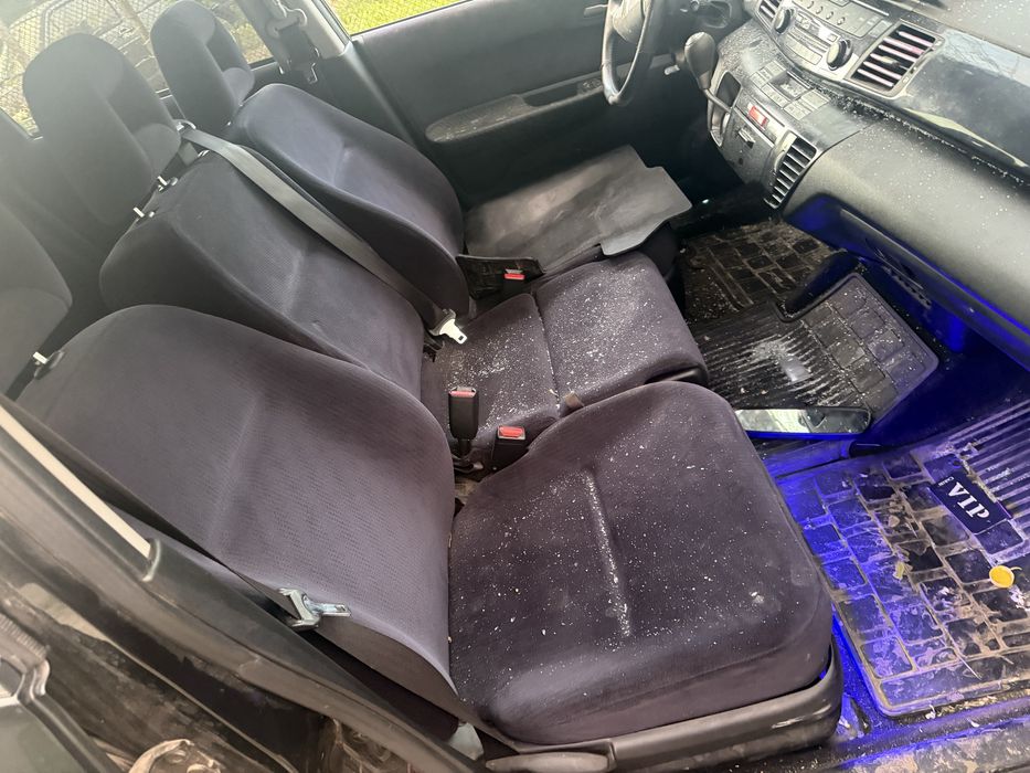 Хонда ФР-В  ФРВ 2,2д 140кс на части/Honda FR-V 2,2 140ks na chasti