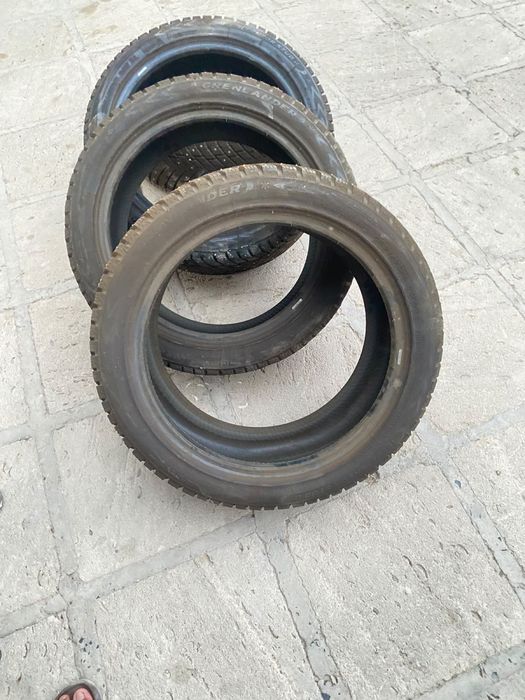 Продам шины 235/45/18