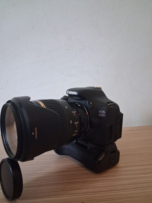 Aparat de fotografiat CANON EOS 600D