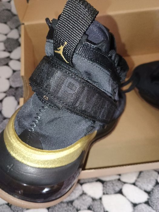 Продавам  Jordan AiR SOLE