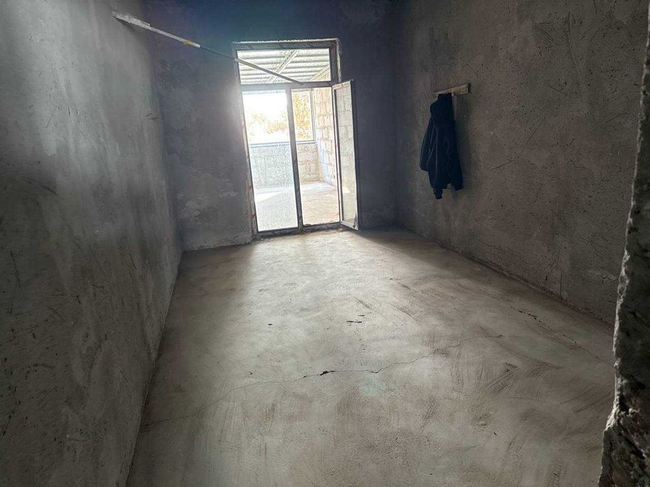 Dom 3 xonali srochna sotiladi