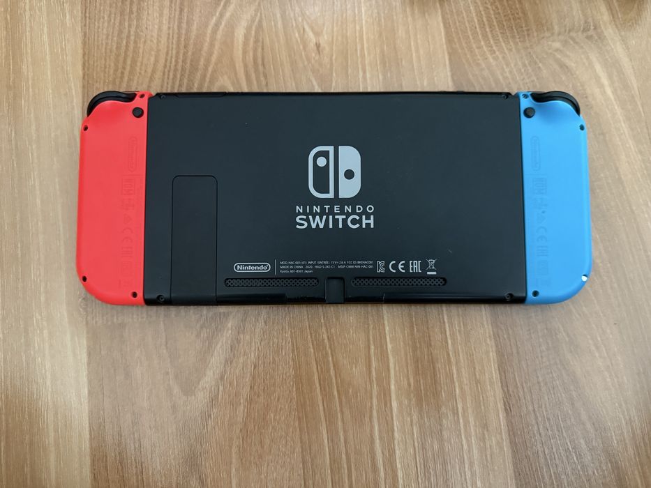 Nintendo switch в отлично състояние и игри