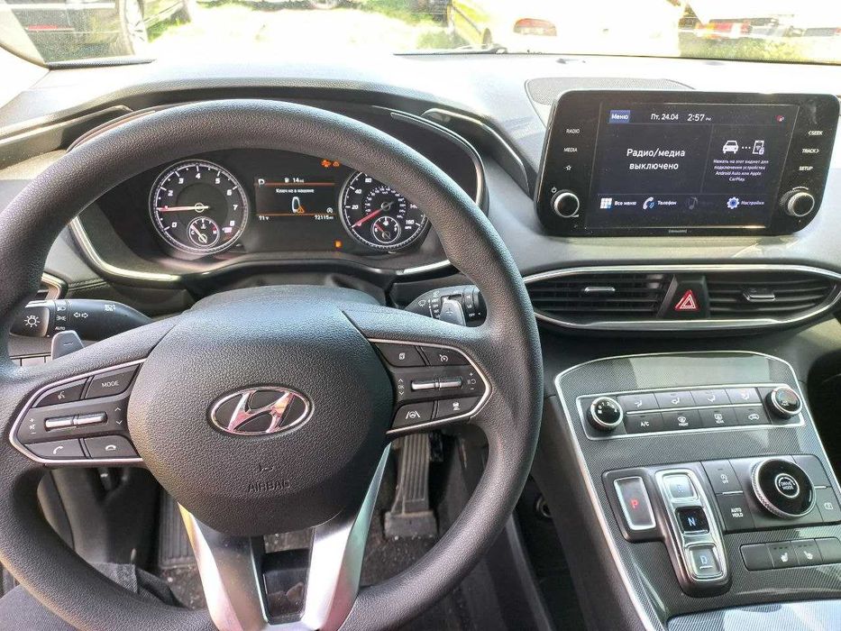 Автомобил Hyndai Santa FE 2022