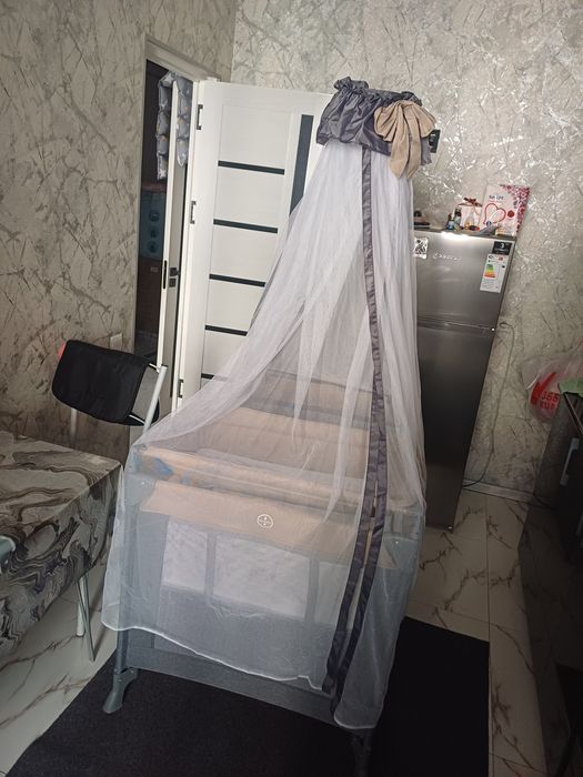 Продаётся фирменный манеж кровать люлька 4в1