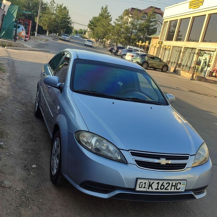 Lacetti gentra sotiladi