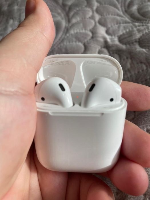 Наушники AirPods