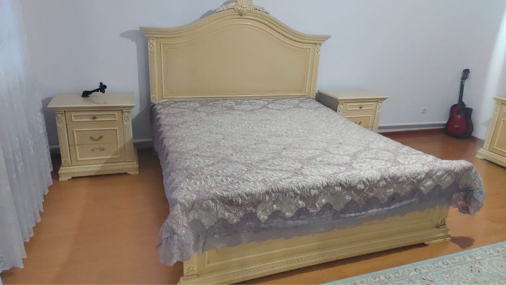 Продам спальный гарнитур