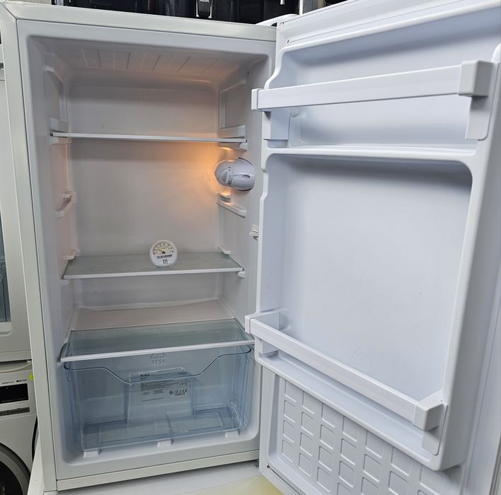 Малък хладилник AMICA