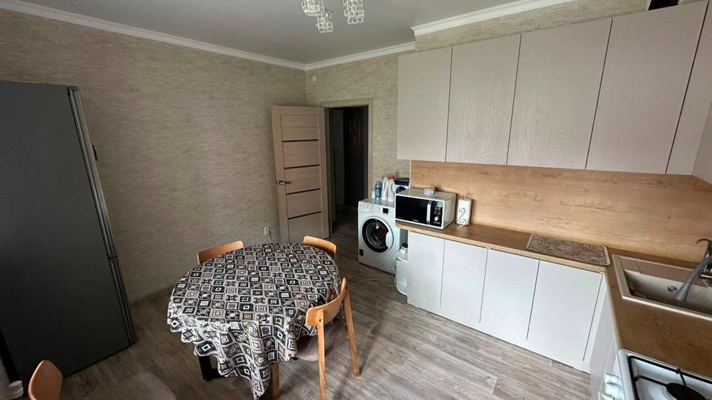 продам квартиру 2хком. мкр.Аэропорт