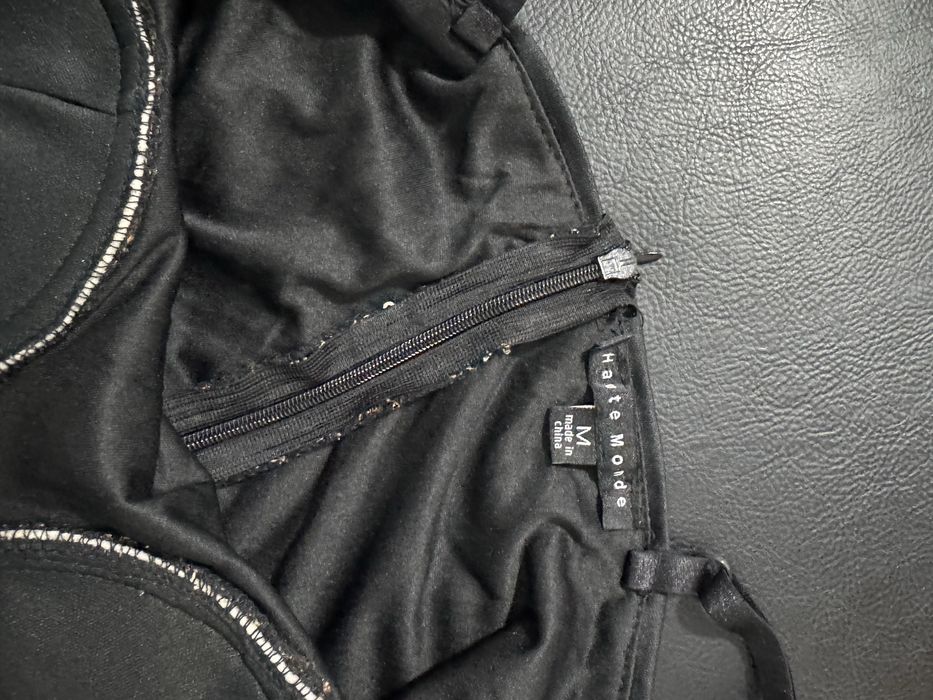 Vand rochita cu paiete aurii