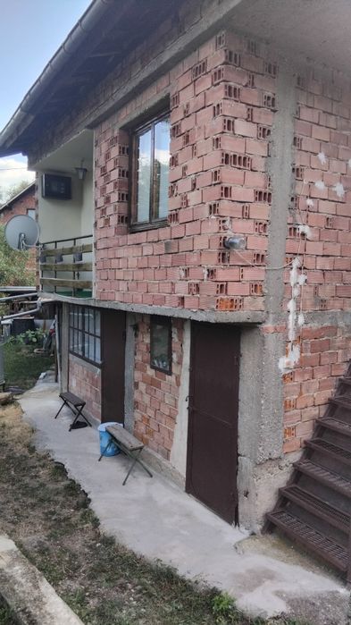 Продава къща в с.Дяково