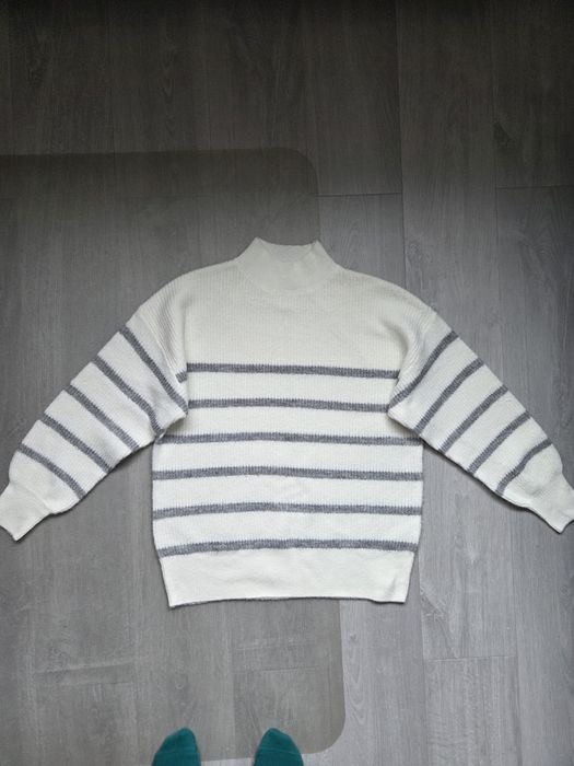Pulover alb cu dungi, NOU, marime S/M