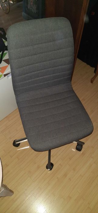 Офис стол тъмно сив текстил/хром