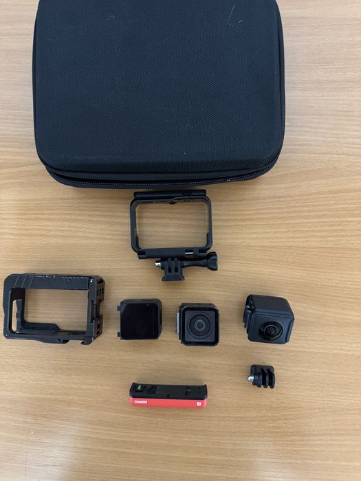 Продам модульную экшен камеру Insta 360 One R