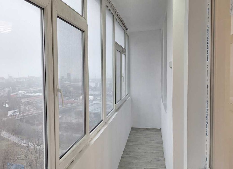 Vand apartament renovat, cu centrala proprie, 2 camere Ferdinand