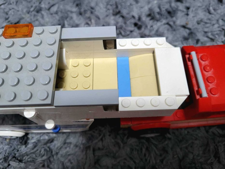 LEGO® City Great Vehicles - Camioneta si rulota