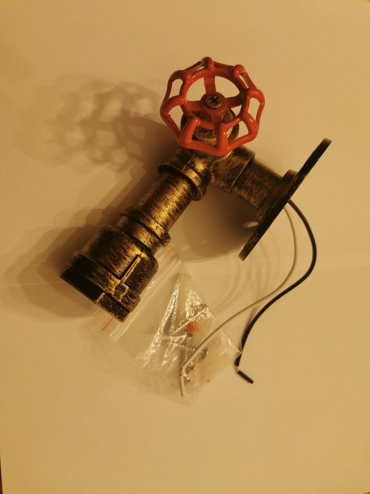 Lampa si aplica steampunk