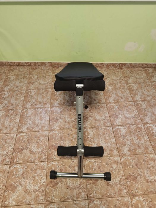 Продавам лежанка за коремни преси Kettler