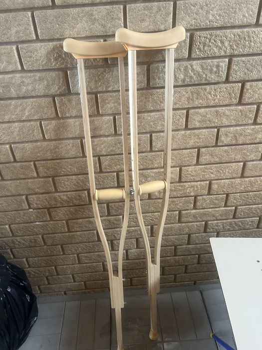 Продам костыли деревянные