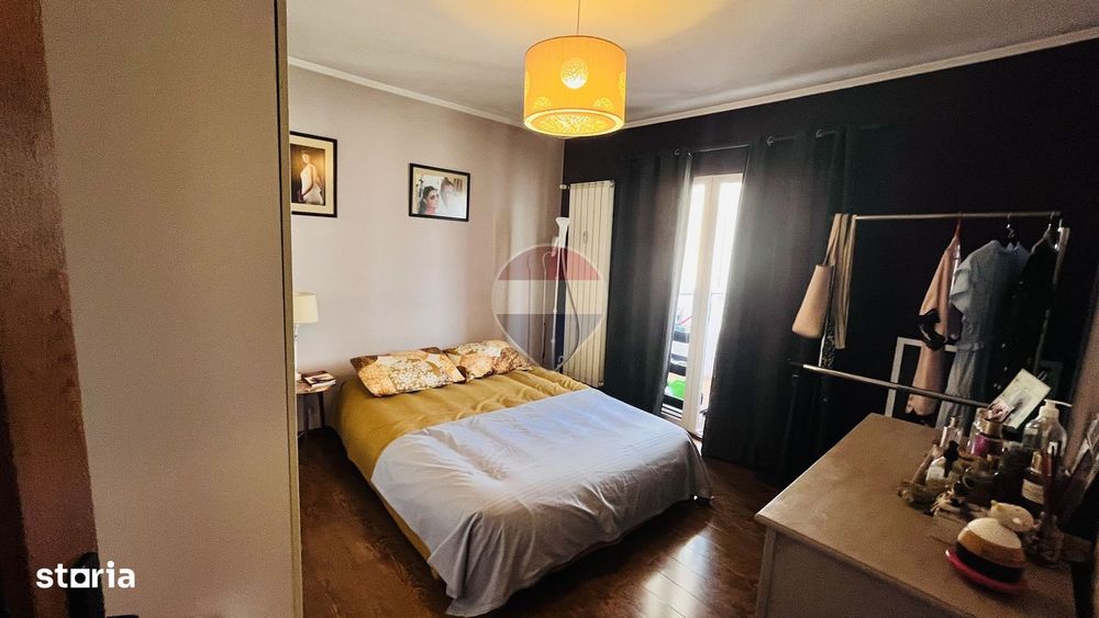 Apartament cu 3 camere de vânzare în zona Dragos Voda