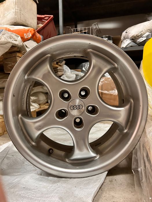Диски на авто R17 OEM